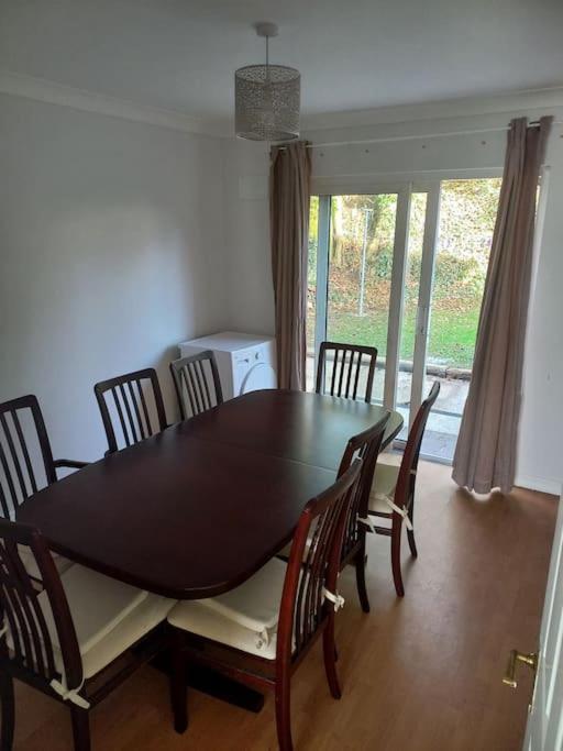 Large 4Bed Available Long-Term In Letterkennyヴィラ エクステリア 写真