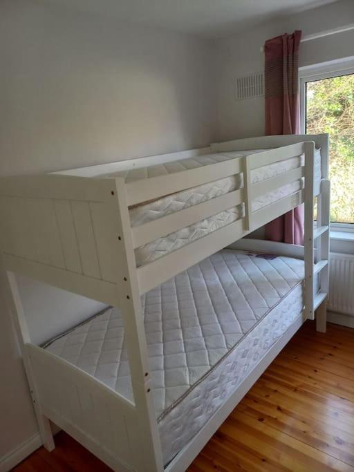 Large 4Bed Available Long-Term In Letterkennyヴィラ エクステリア 写真