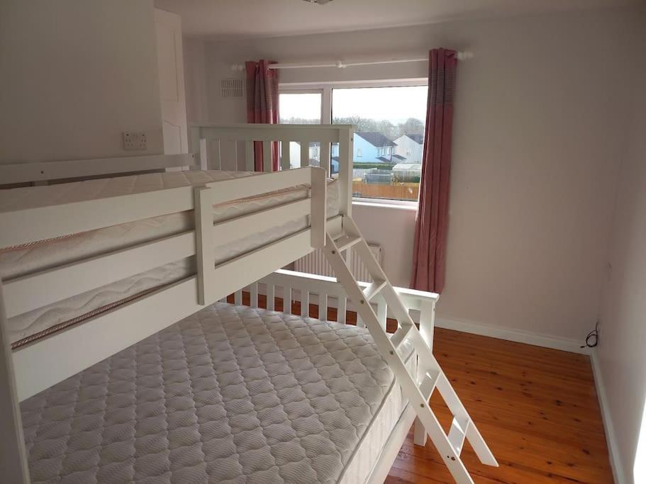 Large 4Bed Available Long-Term In Letterkennyヴィラ エクステリア 写真