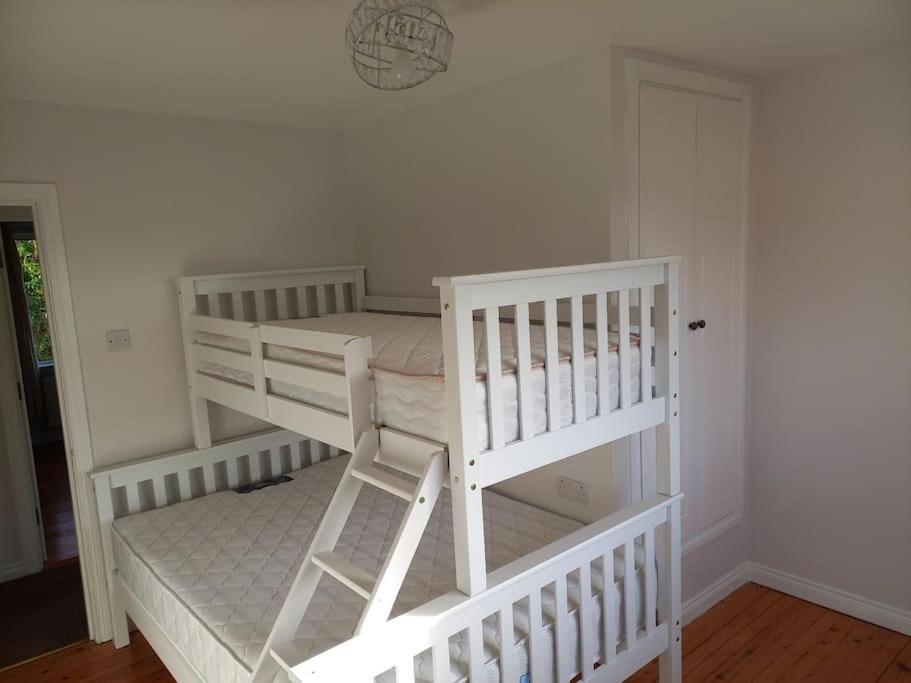 Large 4Bed Available Long-Term In Letterkennyヴィラ エクステリア 写真
