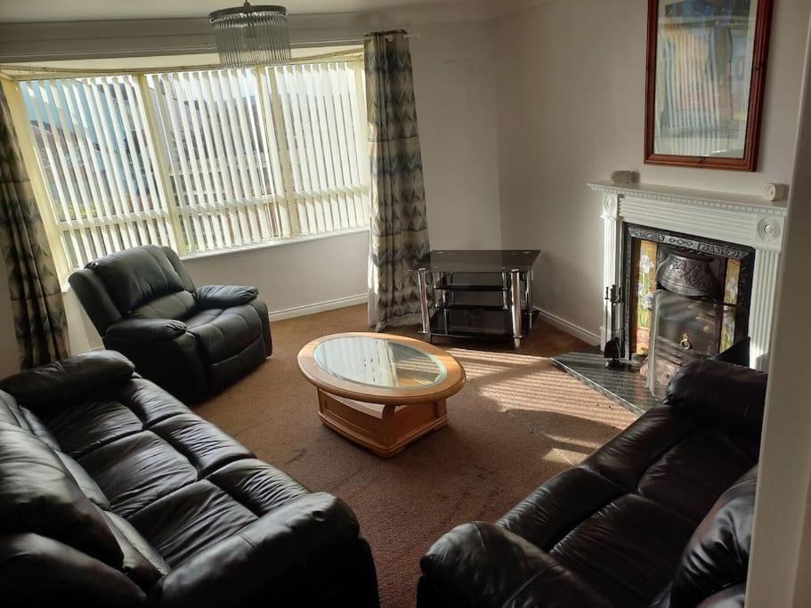 Large 4Bed Available Long-Term In Letterkennyヴィラ エクステリア 写真